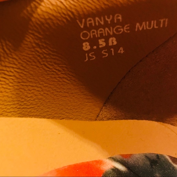 ⭐️NEW Earthies Vanya multi-colored small wedge - Picture 6 of 7